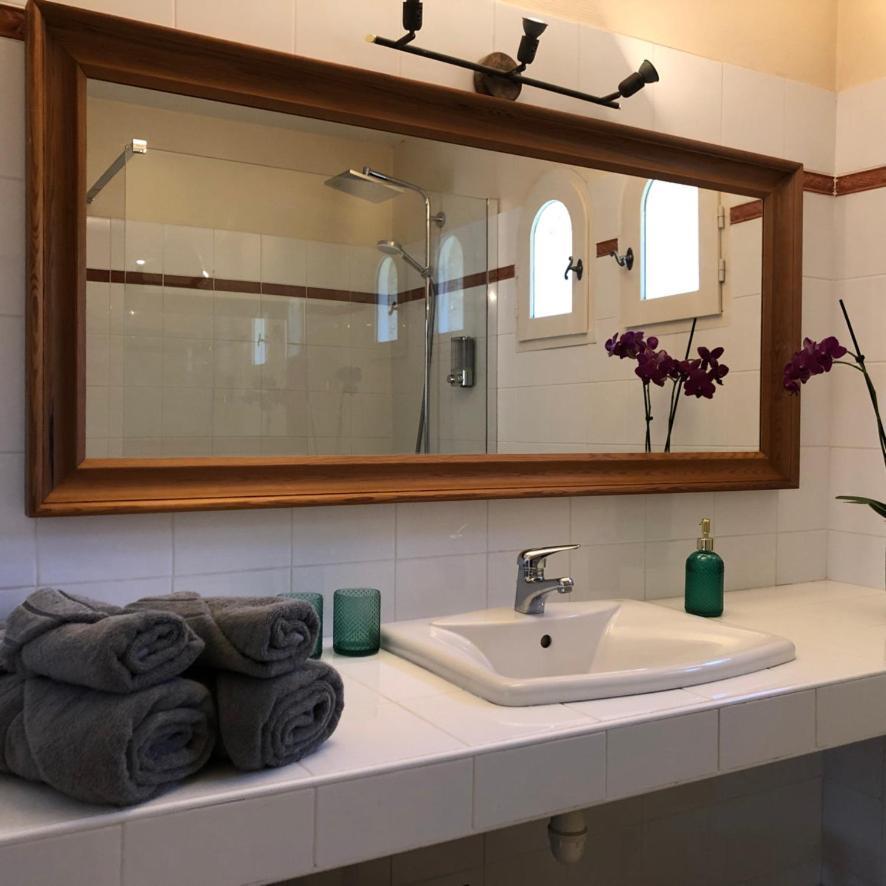 Le Nid Des Corbieres Bed & Breakfast Bizanet Bagian luar foto
